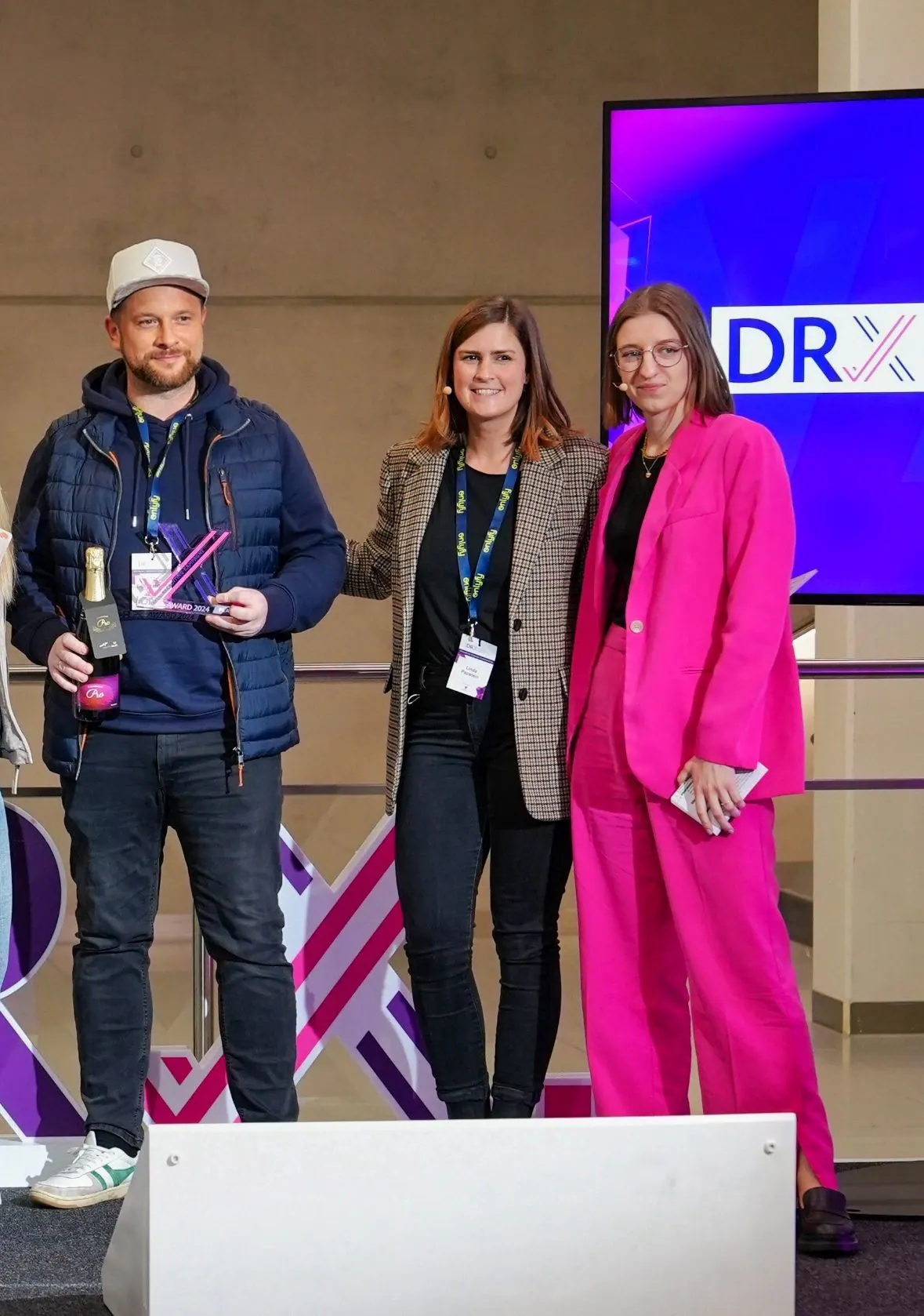 Erol Orahovac on stage at the DRX Digital Recruiting Conference during the presentation of the DRX Award 2024.
